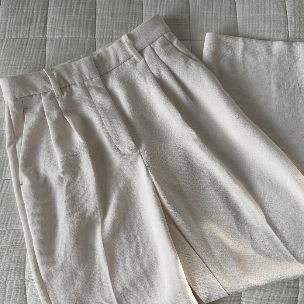 Aritzia The Effortless Pant™ - Crepette size 6- light birch color